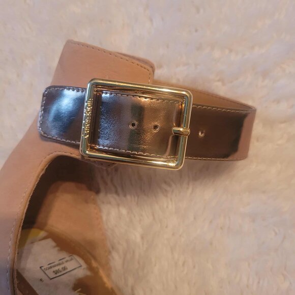 Beige/Gold Calvin Klein 4 inch heels, Size 9 - Picture 11 of 14
